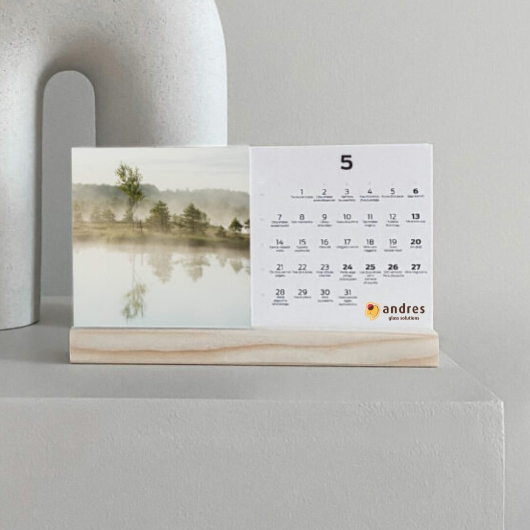 personalizēti galda kalendāri ar logo