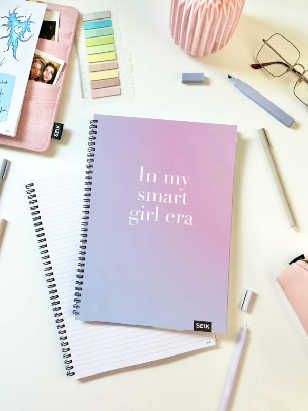 A4 klade ar spirāli  - in my smart girl era