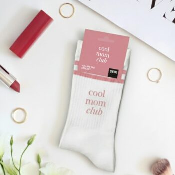 zeķes mammai ar uzrakstu "cool mom club" (sieviešu izmērs 35-40)