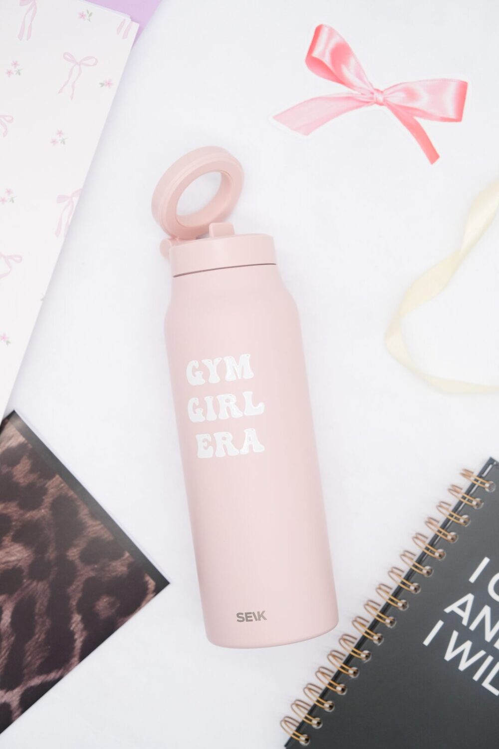 Duālās funkcijas (2-in-1) termopudele ar magnētisko tālruņa turētāju - gym girl era (700ml)